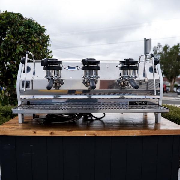 Pre-Owned La Marzocco Strada EP – 3 Group (White, Fully Restored)