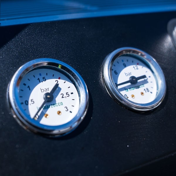 Late Model La Marzocco GS3 AV – Custom Black & Timber Kit