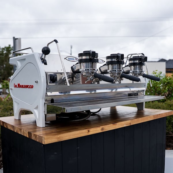 Pre-Owned La Marzocco Strada EP – 3 Group (White, Fully Restored)