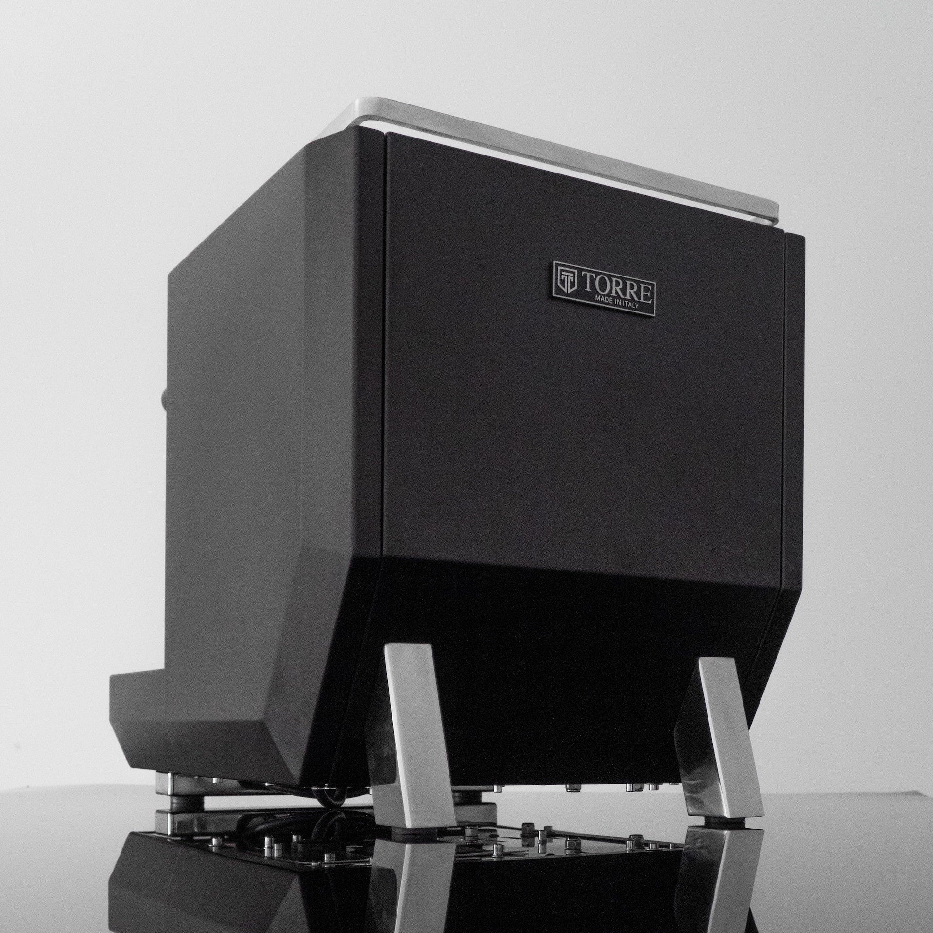 Torre Adele Matte Black With Wood Coffee Machine