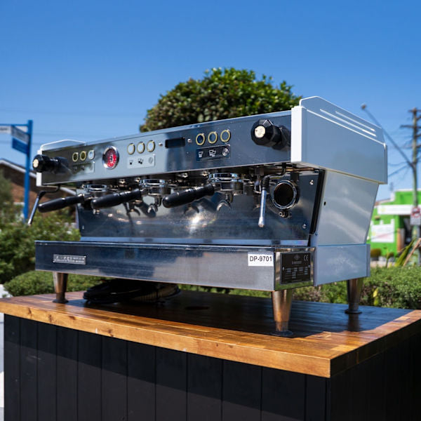 Late Model Pre-Loved 3 Group La Marzocco PB – Tall Cup | Gloss White