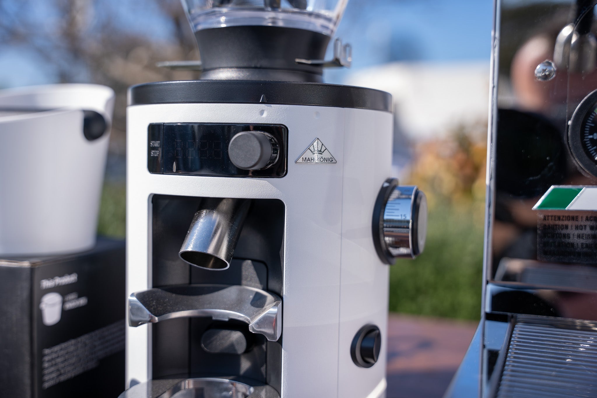 La Carimali Nimble 1 Group White Coffee Machine, Mahlkonig X54 Grinder & Accessories Package