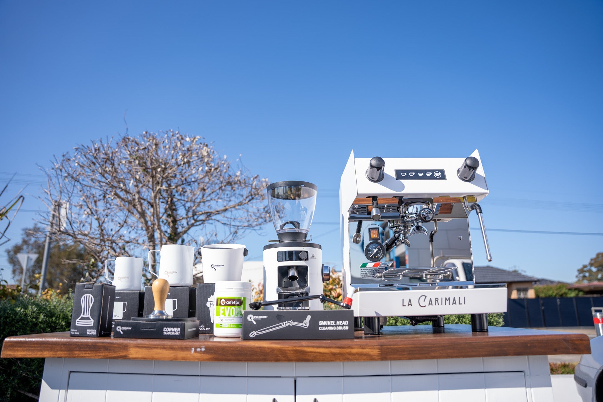 La Carimali Nimble 1 Group White Coffee Machine, Mahlkonig X54 Grinder & Accessories Package