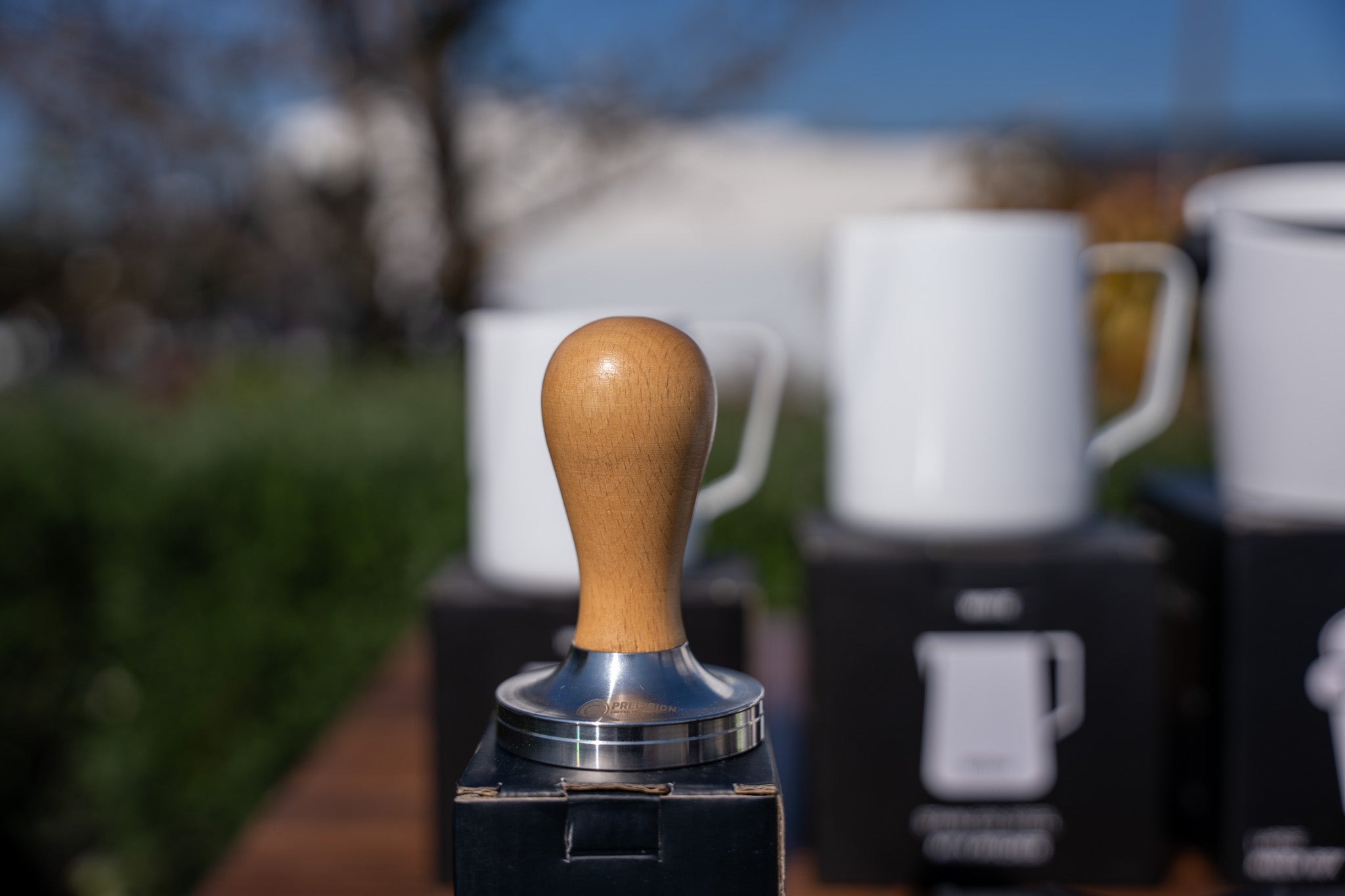 La Carimali Nimble 1 Group White Coffee Machine, Mazzer Mini Electronic A Grinder & Accessories