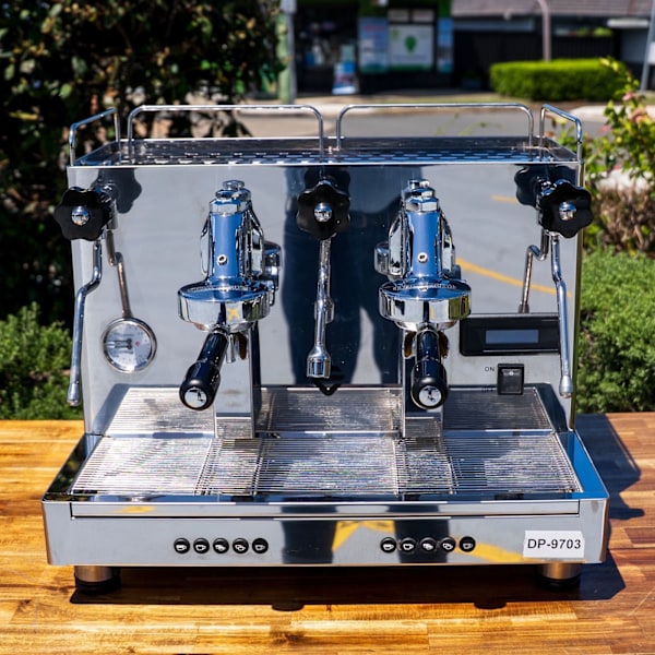 Pre-Loved Lelit Giulietta 15 Amp Commercial Coffee Machine – Built-In