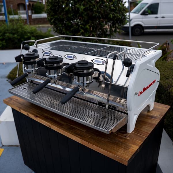 Pre-Owned La Marzocco Strada EP – 3 Group (White, Fully Restored)