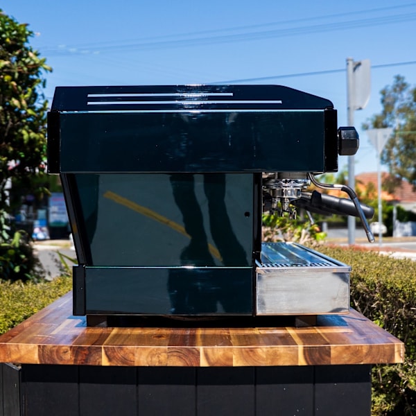 Stunning Late-Model La Marzocco Linea PB – 3 Group (Pearl Green)