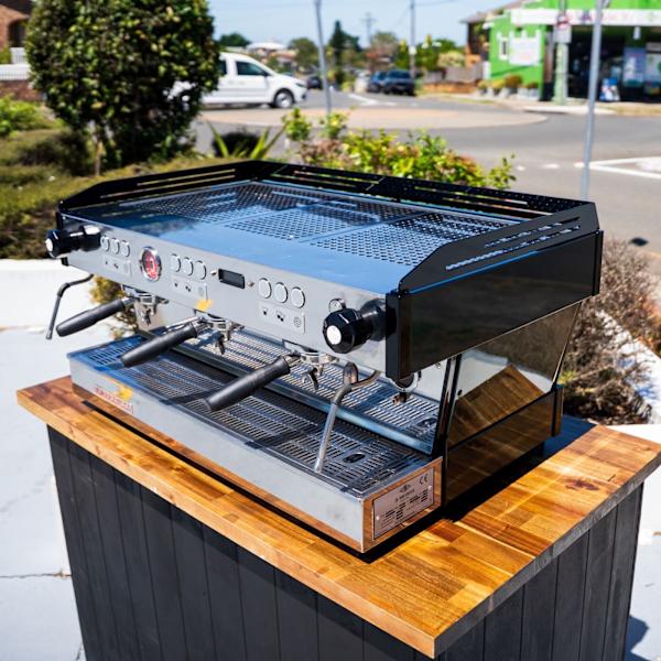 Pre-Loved La Marzocco Linea PB 3 Group Custom White Pre-loved La Marz