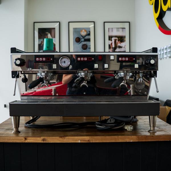 La Marzocco Linea AV 3 Group Tall Cup Espresso Machine Shot Timers