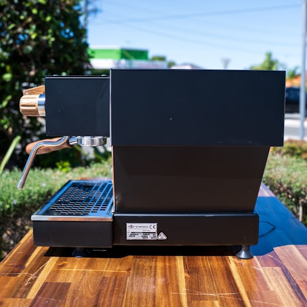 Ex-Showroom La Marzocco Linea Mini Black with Specht Timber Kit IOT