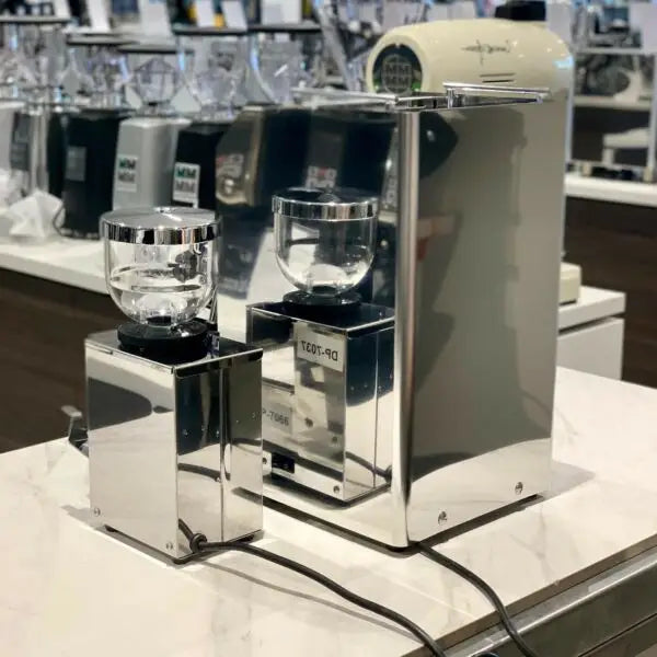 Isomac Zafirio E61 Coffee Machine & Dosseless Grinder