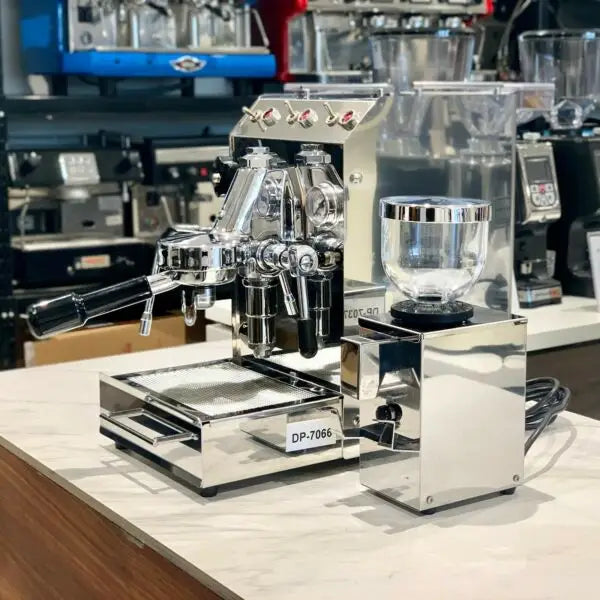 Isomac Zafirio E61 Coffee Machine & Dosseless Grinder